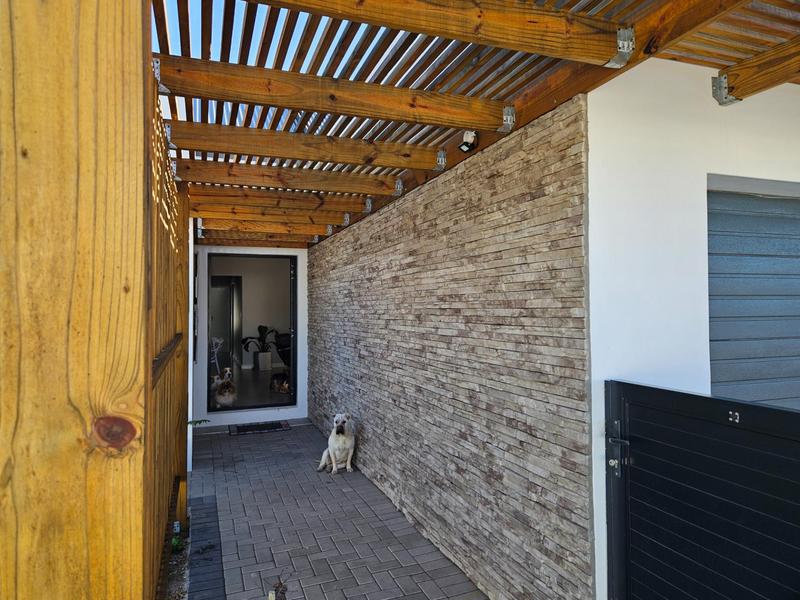 3 Bedroom Property for Sale in Britannia Bay Western Cape